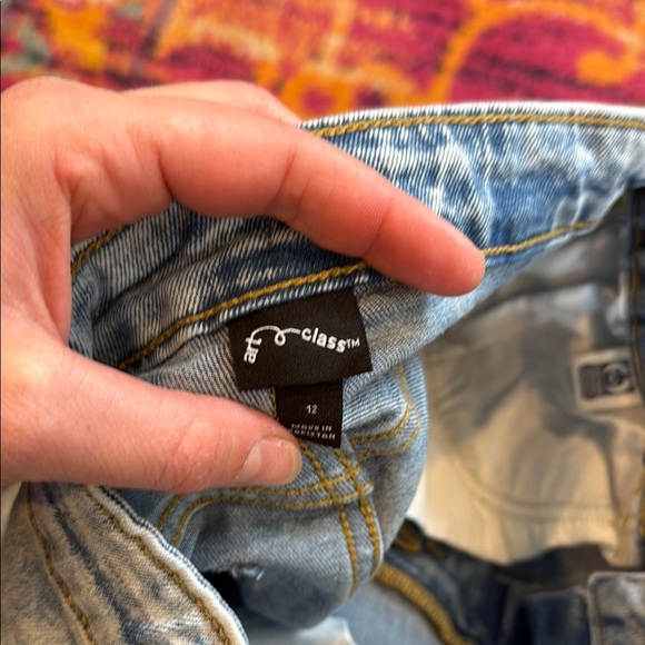 Art Class Blue Distressed Jeans - Picture 7 of 9